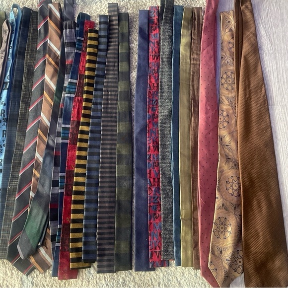 Lot of 50 Vintage NeckTies Gucci, Givenchy, Ernst, Haulinetrigere - Picture 13 of 15